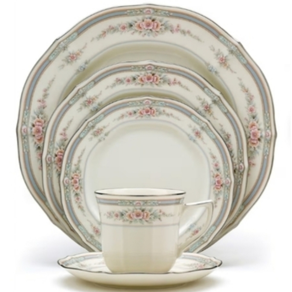 "Rothschild" 5 pc Place Setting by Noritake.